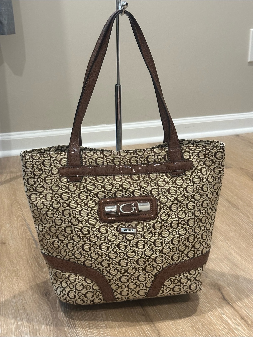 GUESS Tote Bag